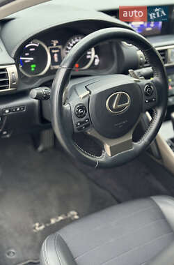 Седан Lexus IS 2014 в 