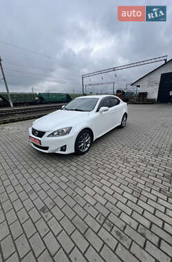 Седан Lexus IS 2012 в 