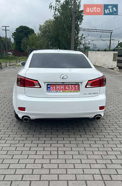 Седан Lexus IS 2012 в 