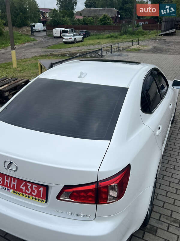 Седан Lexus IS 2012 в Дубно