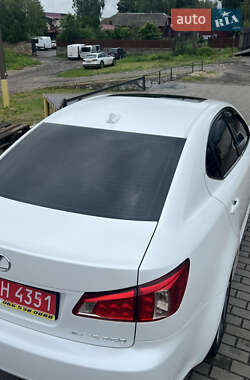 Седан Lexus IS 2012 в 