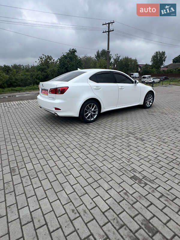 Седан Lexus IS 2012 в Дубно