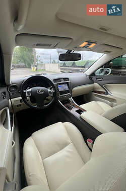 Седан Lexus IS 2012 в 