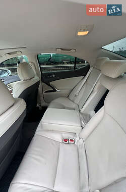 Седан Lexus IS 2012 в 