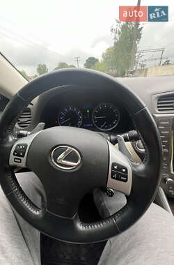 Седан Lexus IS 2012 в 