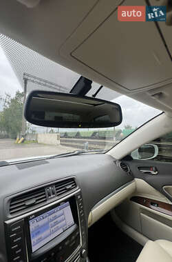 Седан Lexus IS 2012 в 