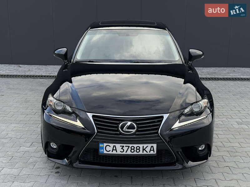 Седан Lexus IS 2014 в Тернополе
