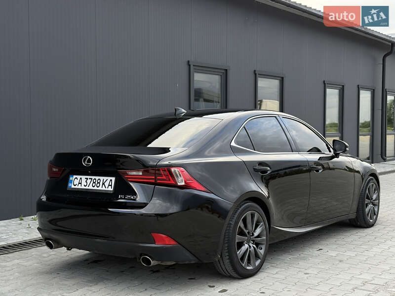Седан Lexus IS 2014 в Тернополе