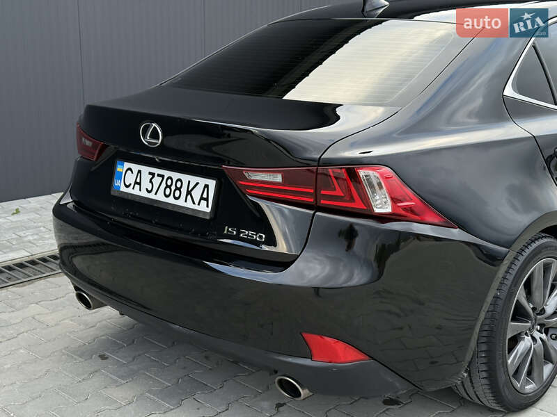 Седан Lexus IS 2014 в Тернополе