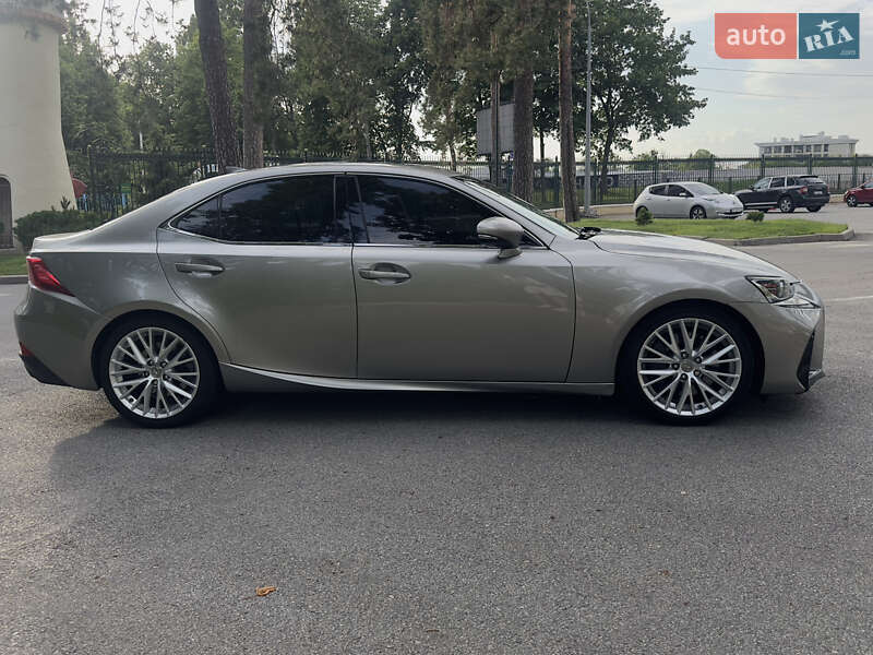 Седан Lexus IS 2017 в Харкові