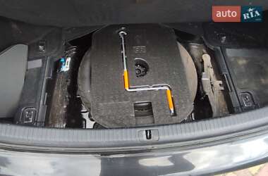 Седан Lexus IS 2010 в 