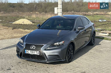 Седан Lexus IS 2015 в Львове