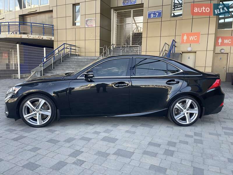 Седан Lexus IS 2017 в Києві