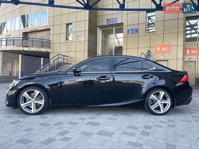 Седан Lexus IS 2017 в Києві