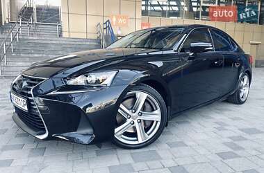 Седан Lexus IS 2017 в 