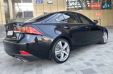 Седан Lexus IS 2017 в 