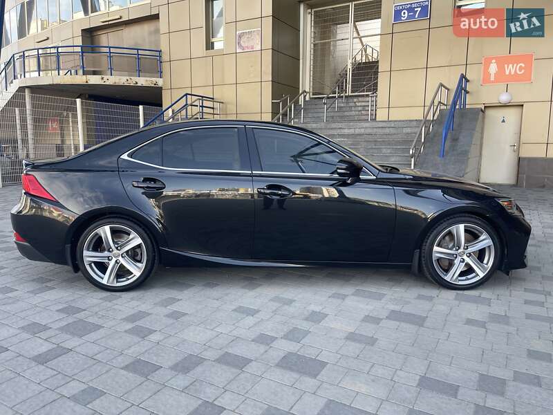 Седан Lexus IS 2017 в Києві