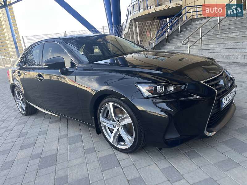 Седан Lexus IS 2017 в Києві