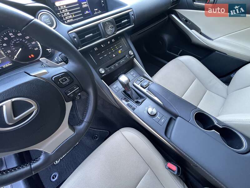 Седан Lexus IS 2017 в Києві