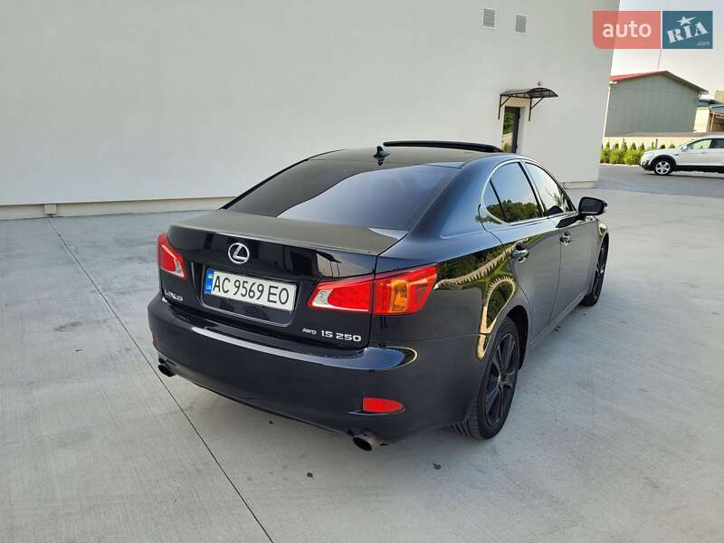 Седан Lexus IS 2010 в Луцке