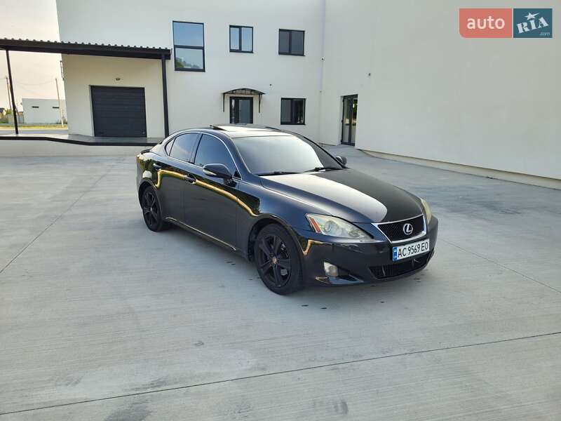 Седан Lexus IS 2010 в Луцке