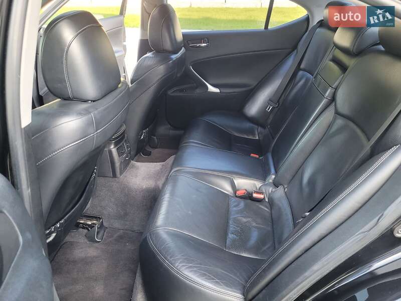 Седан Lexus IS 2010 в Луцке