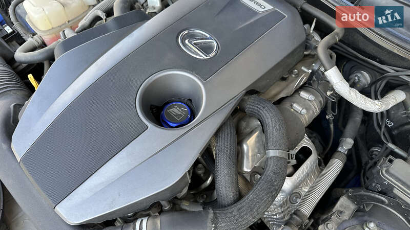 Седан Lexus IS 2016 в Ивано-Франковске