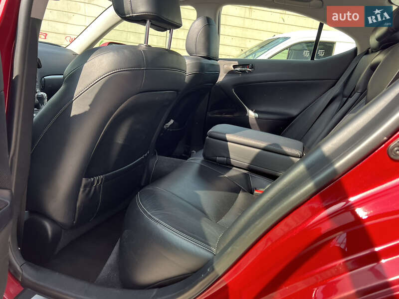 Седан Lexus IS 2012 в Киеве