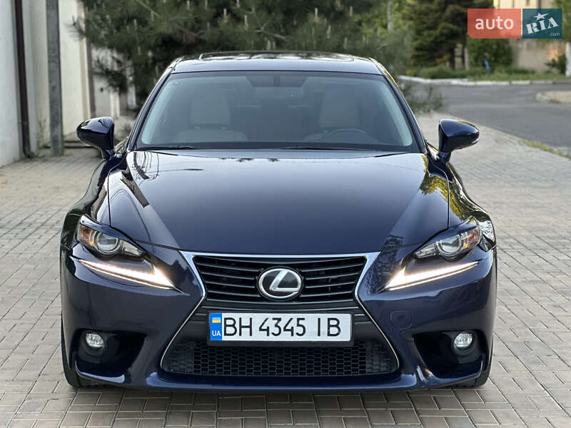 Lexus IS 2015