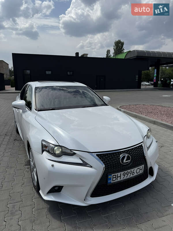 Lexus IS 2013
