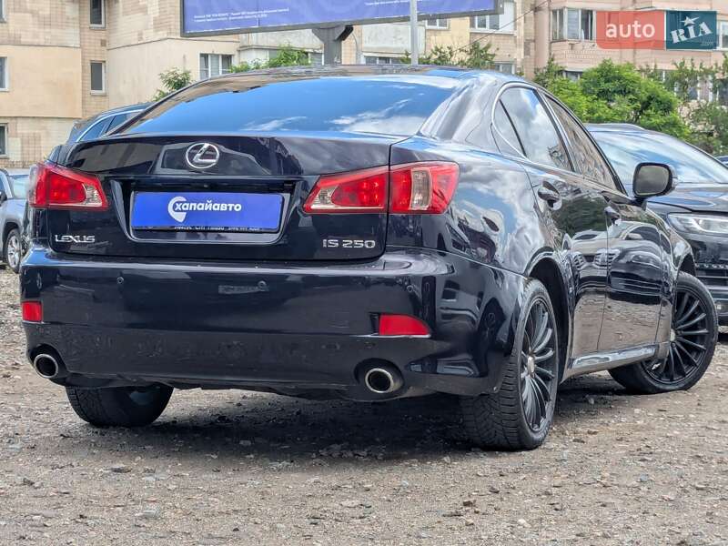 Седан Lexus IS 2011 в Києві