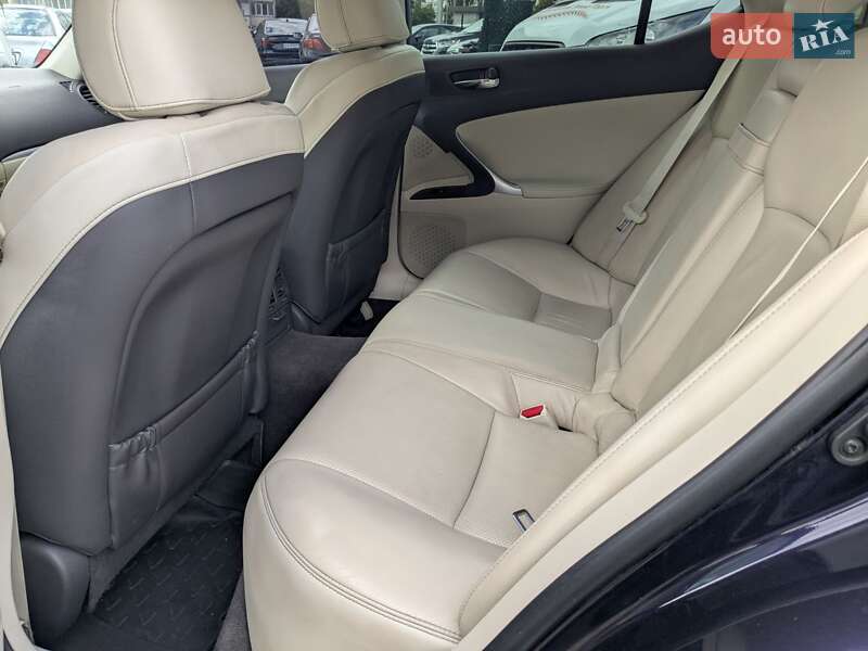 Седан Lexus IS 2011 в Києві