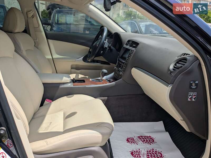 Седан Lexus IS 2011 в Києві