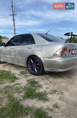 Седан Lexus IS 1999 в 