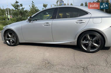 Седан Lexus IS 2014 в 