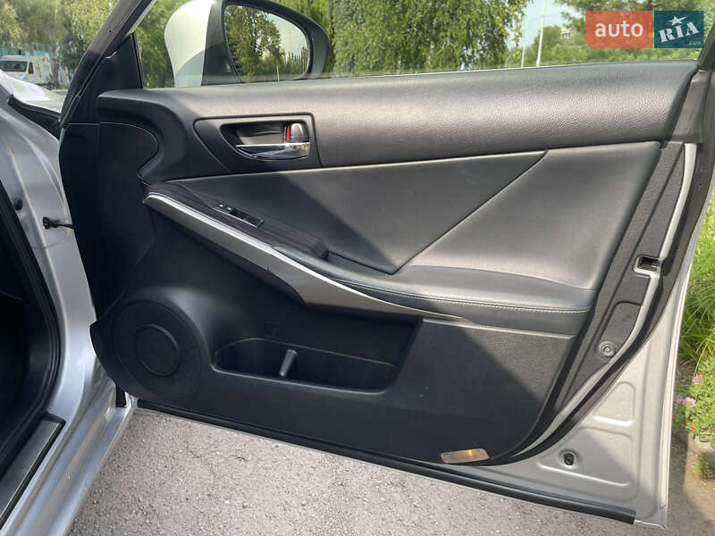 Седан Lexus IS 2014 в Киеве