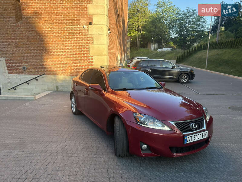 Седан Lexus IS 2011 в Львове