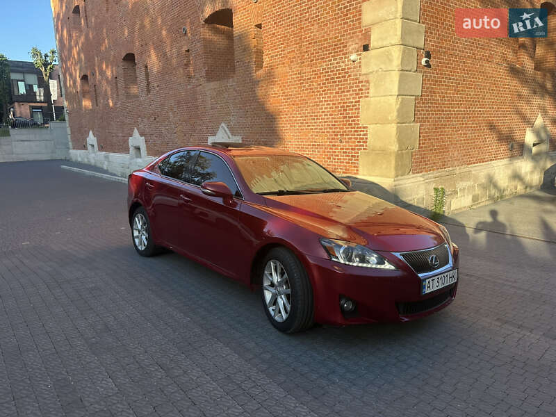 Седан Lexus IS 2011 в Львове