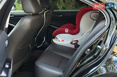 Седан Lexus IS 2014 в 