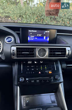 Седан Lexus IS 2013 в 