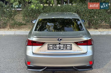 Седан Lexus IS 2013 в 