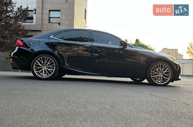 Седан Lexus IS 2013 в 