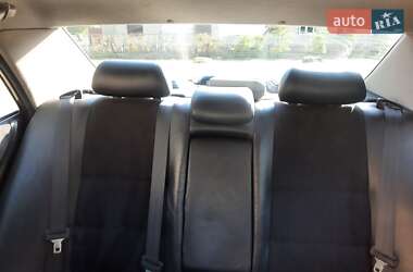 Седан Lexus IS 1999 в 