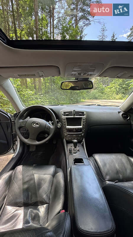 Седан Lexus IS 2007 в Киеве
