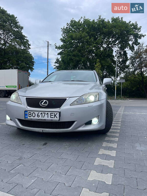 Седан Lexus IS 2006 в Кременце