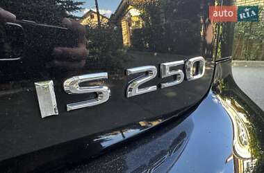 Седан Lexus IS 2011 в 