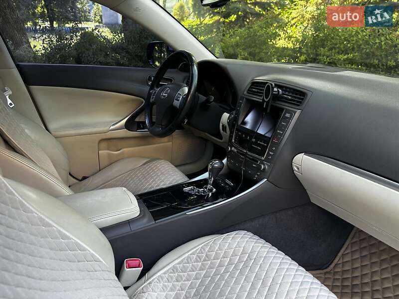 Седан Lexus IS 2011 в Киеве