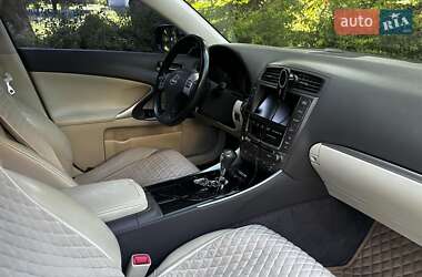 Седан Lexus IS 2011 в 