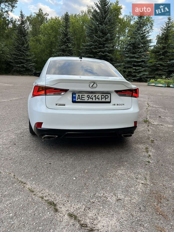 Седан Lexus IS 2017 в Чернигове