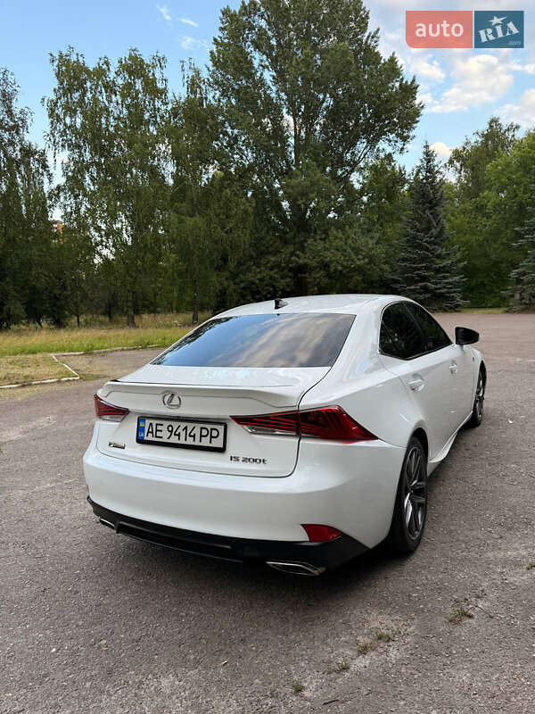 Седан Lexus IS 2017 в Чернигове